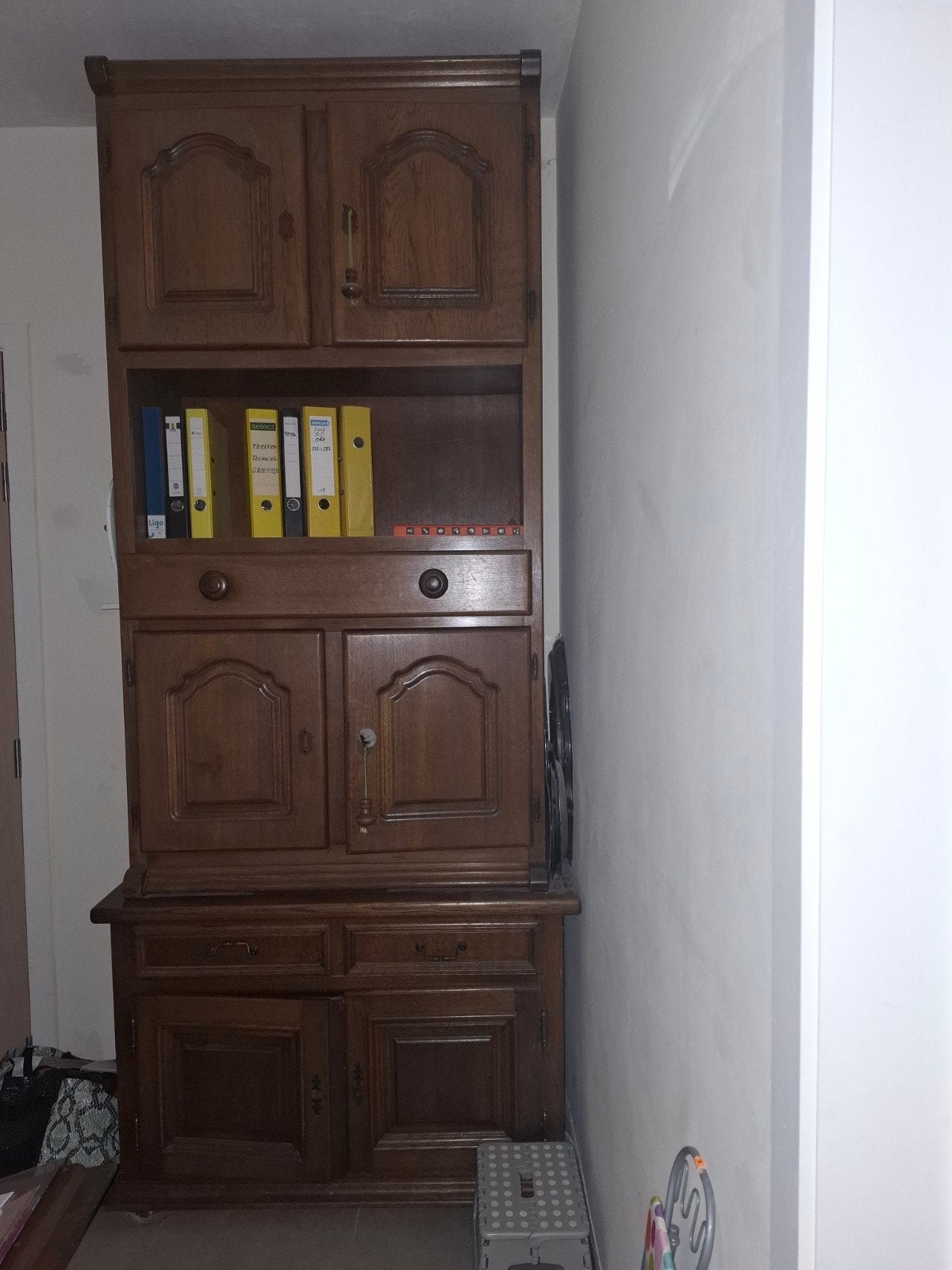 stevige tv kast en hoge kast .samen.30 euro., Huis en Inrichting, Ophalen