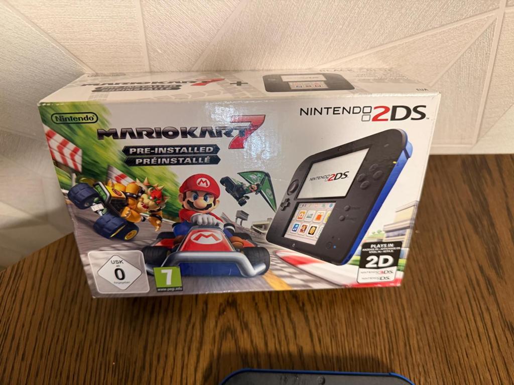 Nintendo 2ds met oplader, Games en Spelcomputers, Spelcomputers | Nintendo 2DS en 3DS, Ophalen, 2DS