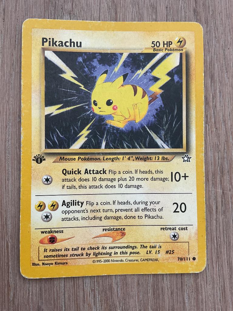 Carte Pokémon Pikachu 70/111 première édition, Hobby & Loisirs créatifs, Jeux de cartes à collectionner | Pokémon, Envoi, Utilisé
