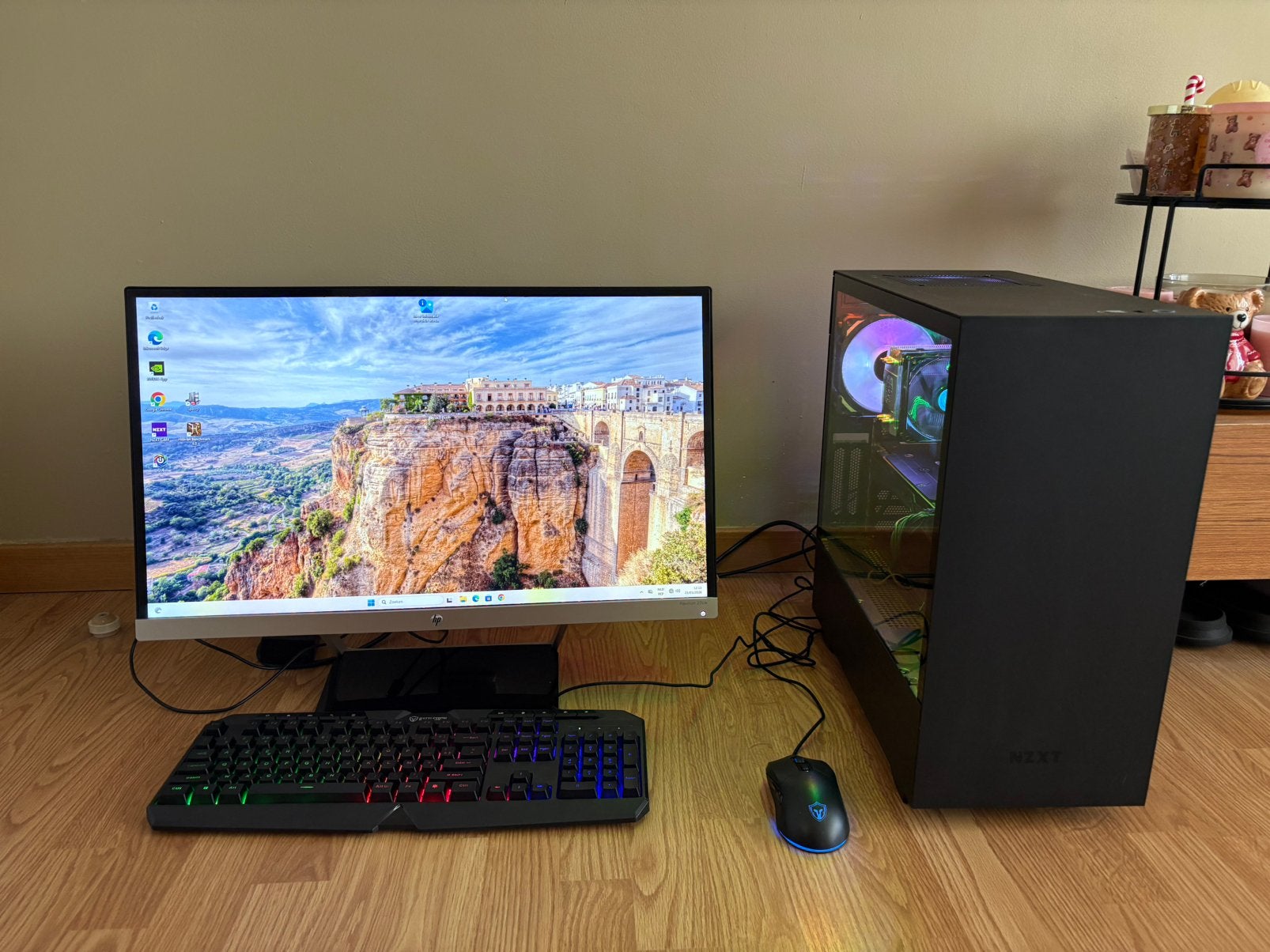 I7 GTX 1080 complete gaming pc set, Informatique & Logiciels, Ordinateurs de bureau, Utilisé, 3 à 4 Ghz, HDD, SSD, 16 GB, Avec carte vidéo