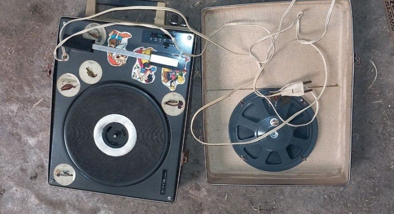 Ancien tourne disque vintage année 60/70, Audio, Tv en Foto, Platenspelers, Ophalen, Gebruikt, Platenspeler