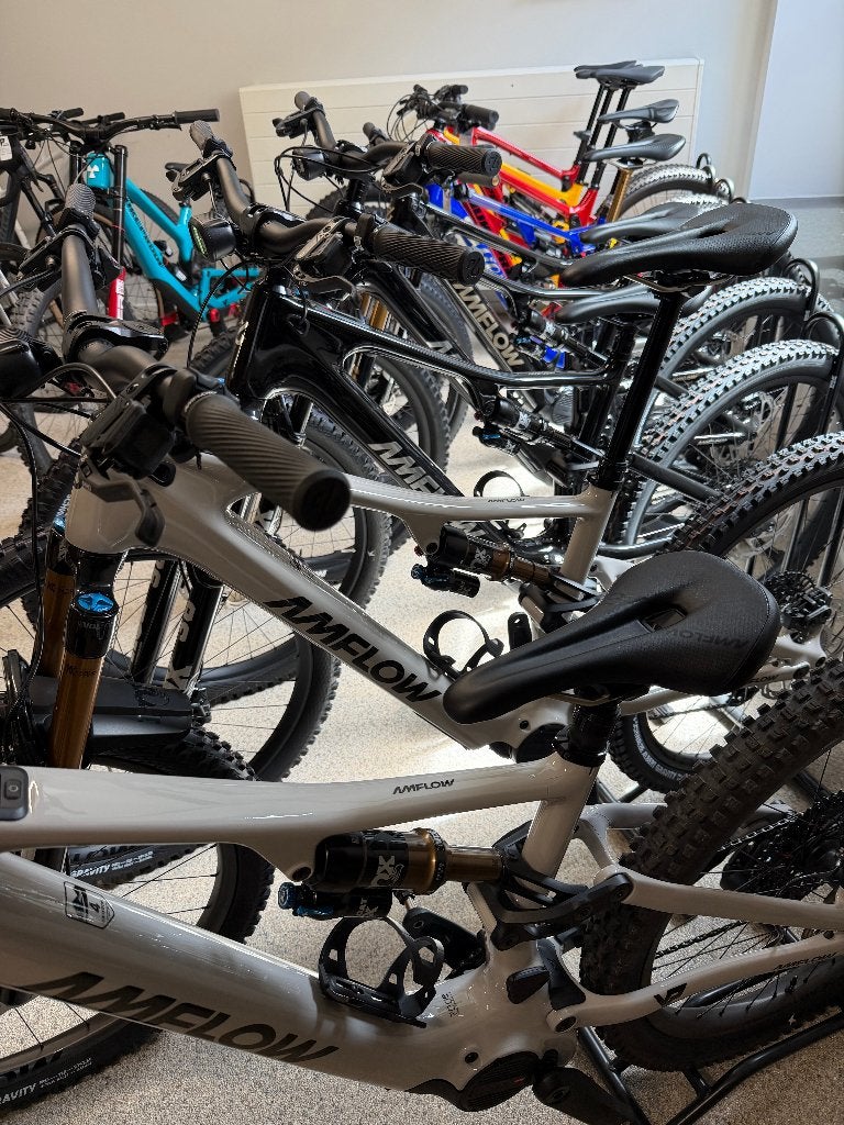 Amflow PX Carbon en Carbon Pro in stock, Neuf, Enlèvement ou Envoi, 50 km par batterie ou plus, Info@vp-bikes.be
