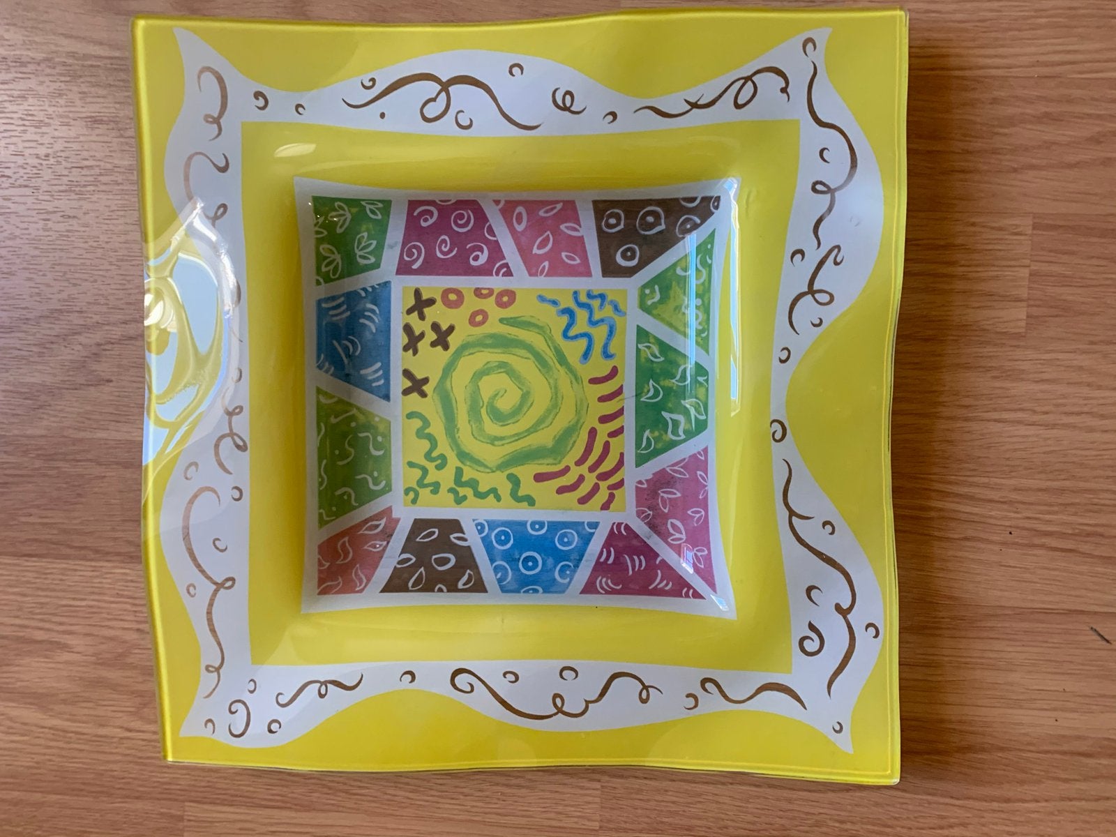 Plat à fruits ou autres en verre, Enlèvement, Verre