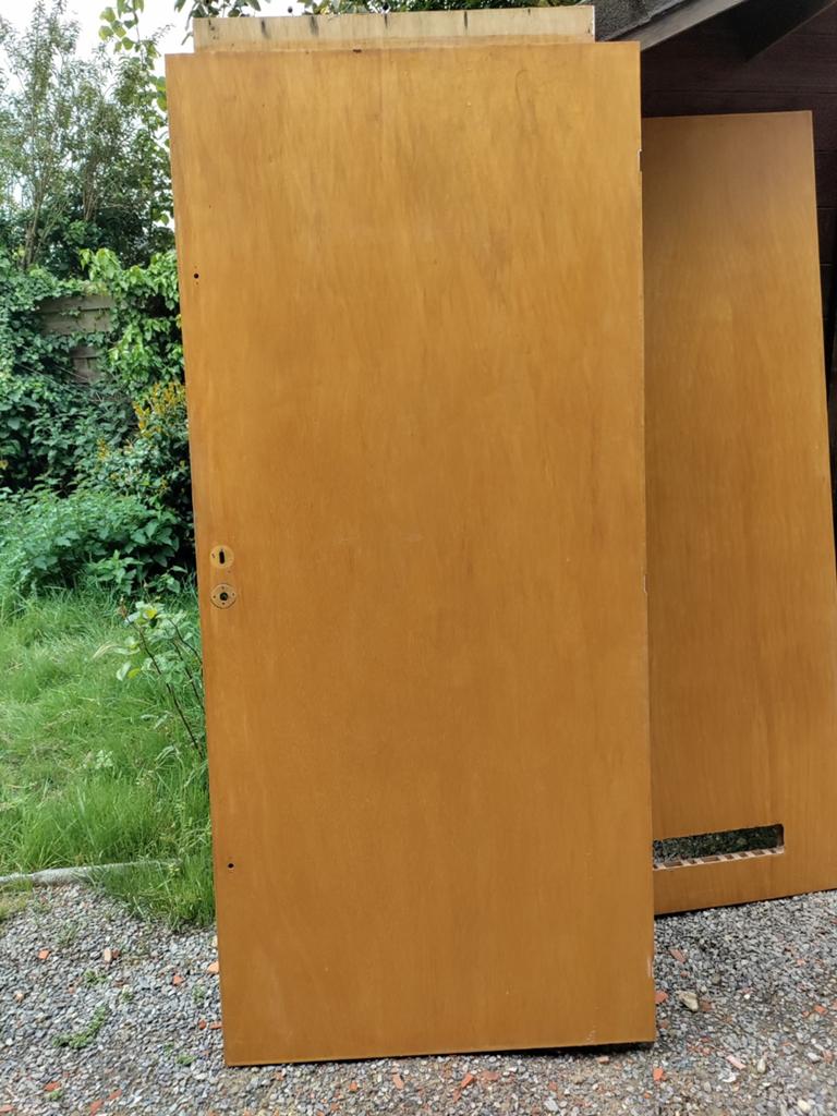 Lot de 8 portes en bois contreplaqué, Enlèvement, Bois