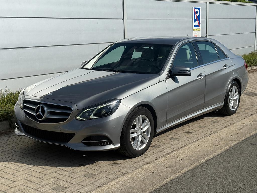 Mercedes-Benz E200 | Automaat | Origineel Belgisch | Leder, Auto's, Achterwielaandrijving, Bluetooth, 4 cilinders, 1655 kg
