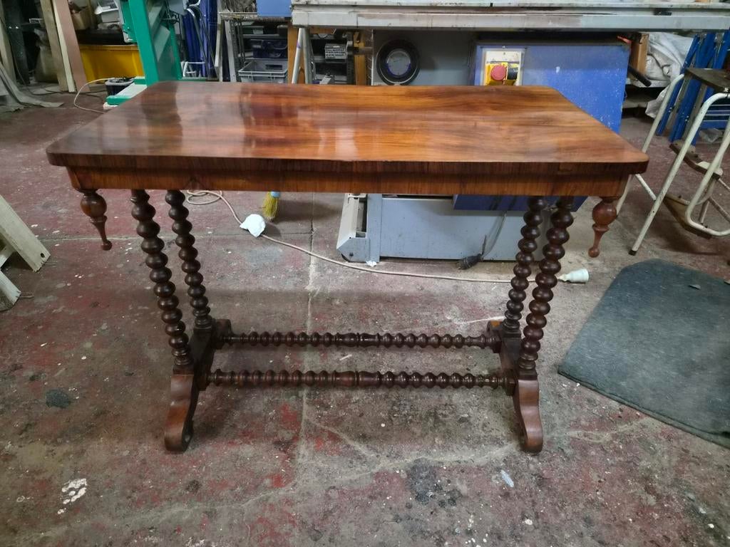 Table anglaise., Enlèvement
