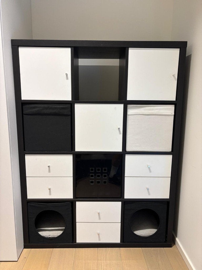 IKEA KALLAX 34 – Zwart + accessoires, Ophalen, Zo goed als nieuw
