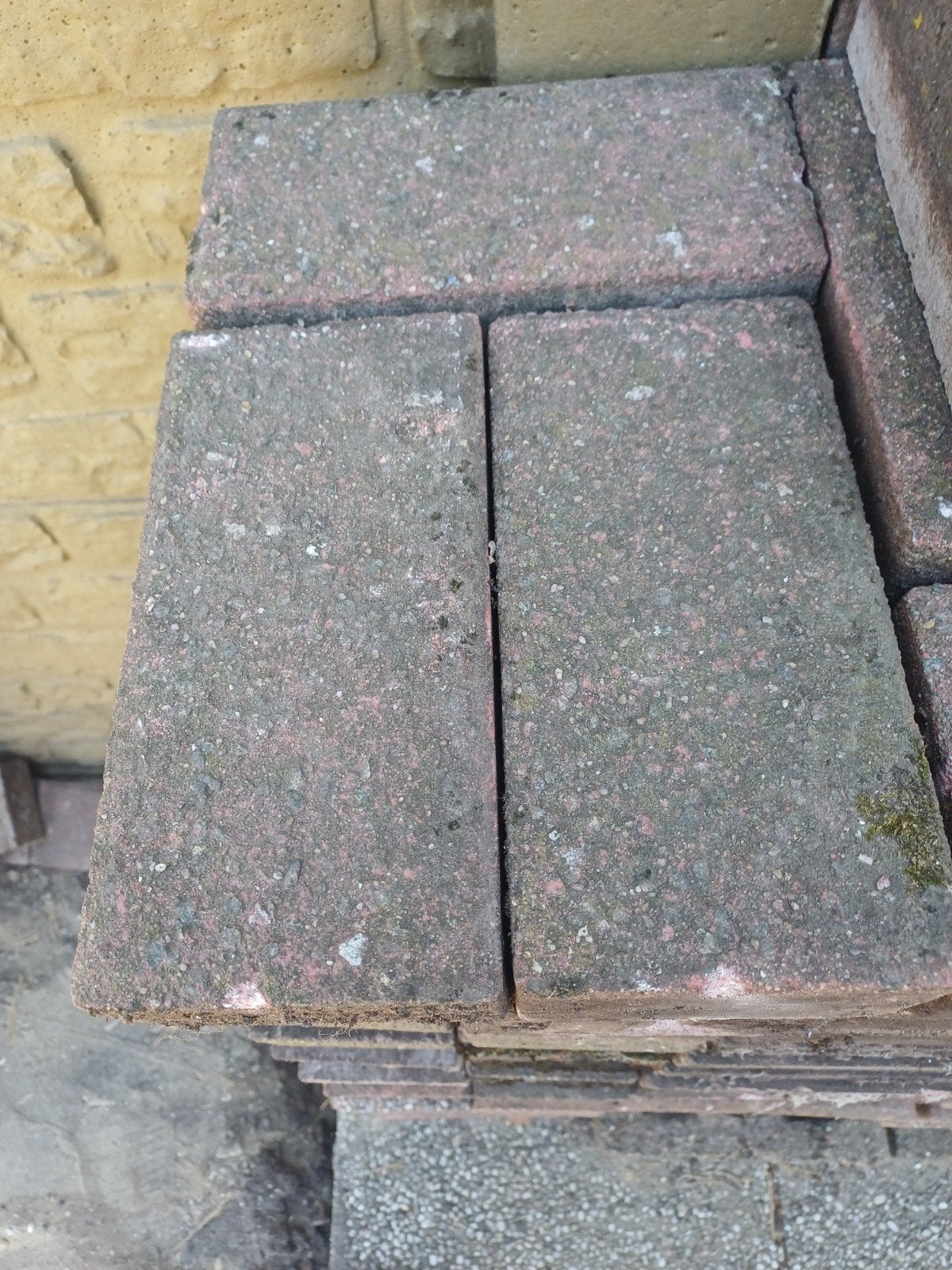 gratis rode klinkers/kassei.  gratis, Tuin en Terras, Ophalen, Gebruikt, Beton, Klinkers