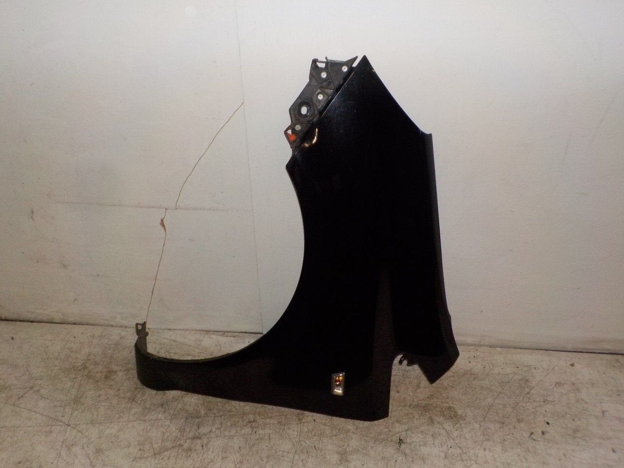 Spatbord links voor Opel Corsa, Auto-onderdelen, Onderdelen@venauto.nl, Van der Ven Autorecycling B.V., Gebruikt, Ettenseweg 76, 4706 PB Roosendaal, The Netherlands
