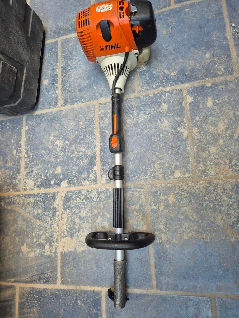 Stihl km 100, Enlèvement