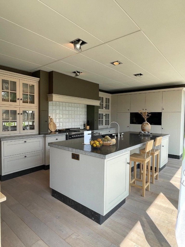 Landelijke keuken, Huis en Inrichting, Keuken | Complete keukens, Ophalen, Nieuw, Graniet of Steen, Met kookeiland