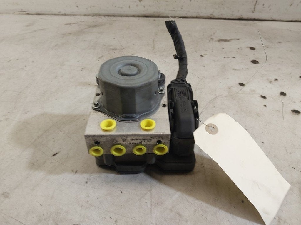 ABS POMP Corsa E (|95518042|39002554|95518041|95522565|), Robert Bosch AG, Gebruikt, Opel, Robert-Bosch-Allee 1
74232  Abstatt, DE