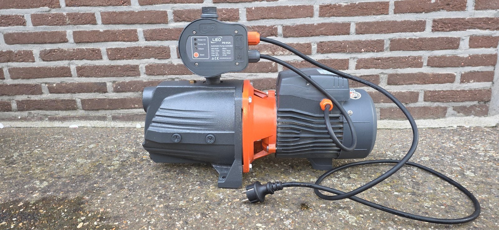Waterpomp LEO, Tuin en Terras, Waterpompen, Ophalen, Zo goed als nieuw, Elektrisch, Hydrofoorpomp