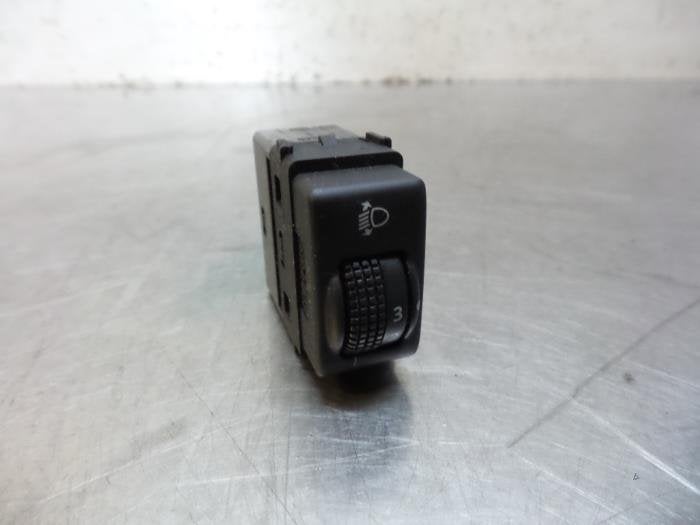 Commutateur phare hauteur réglable d'un Nissan Micra (Micra, Autos : Pièces & Accessoires, -, Utilisé, -, Nissan