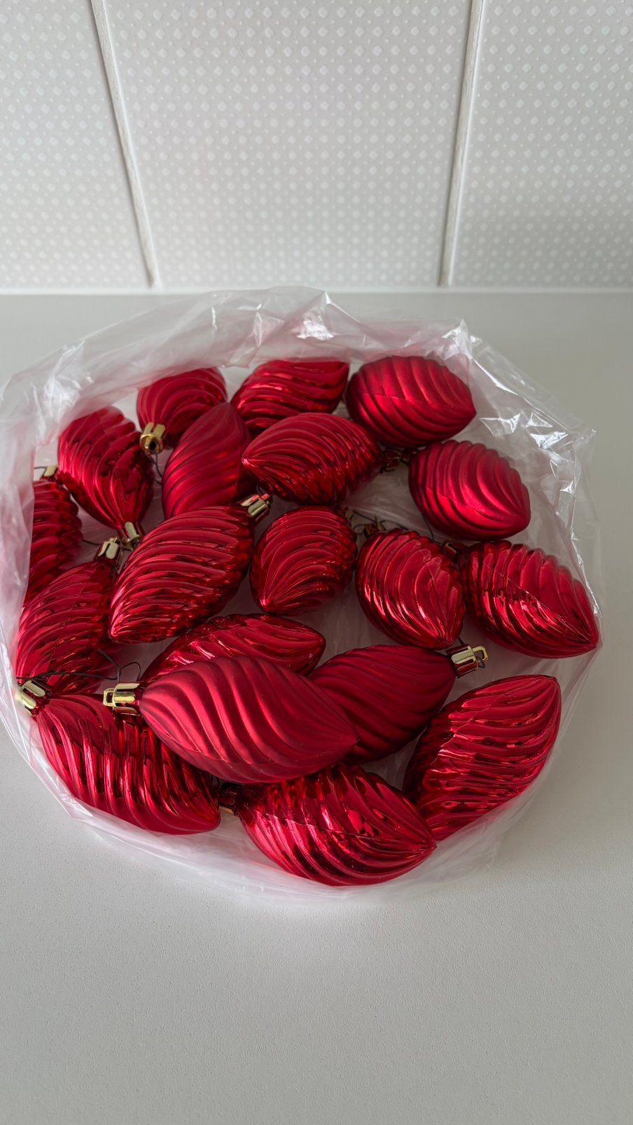 Boules de Noël rouges, Enlèvement, Comme neuf