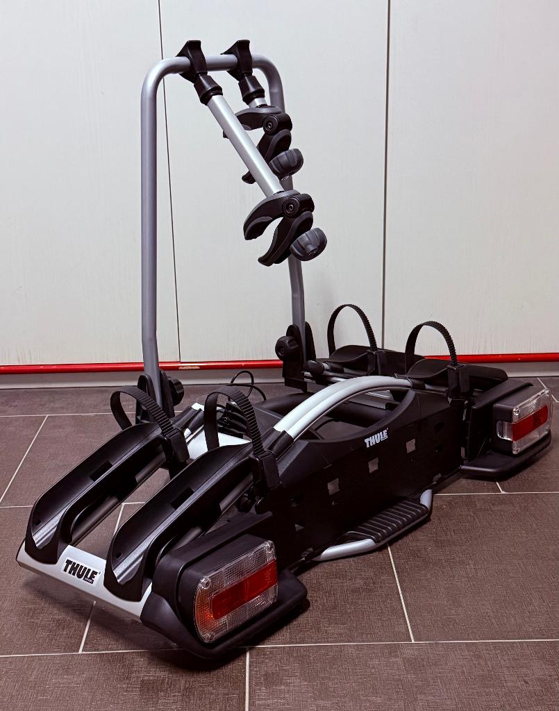Thule EuroWay G2 921 — fietsenrek voor 2 fietsen, Auto diversen, Fietsendragers, Zo goed als nieuw, Trekhaakdrager, 2 fietsen
