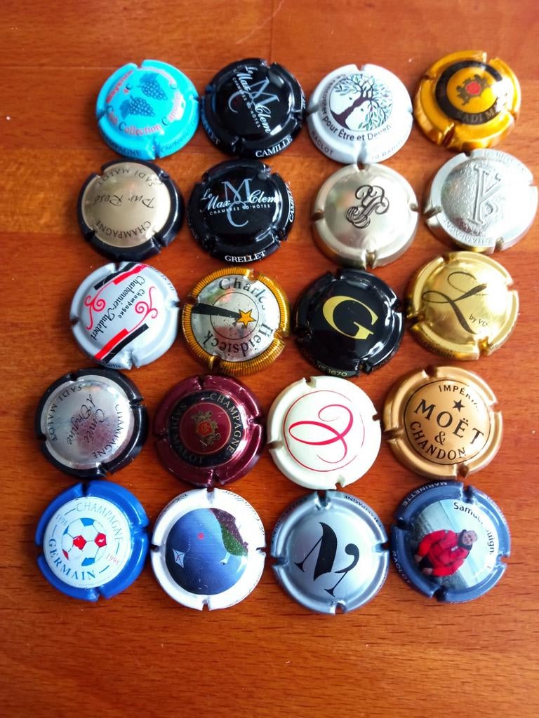Champagne capsules lot 30, Collections, Collections complètes & Collections, Envoi