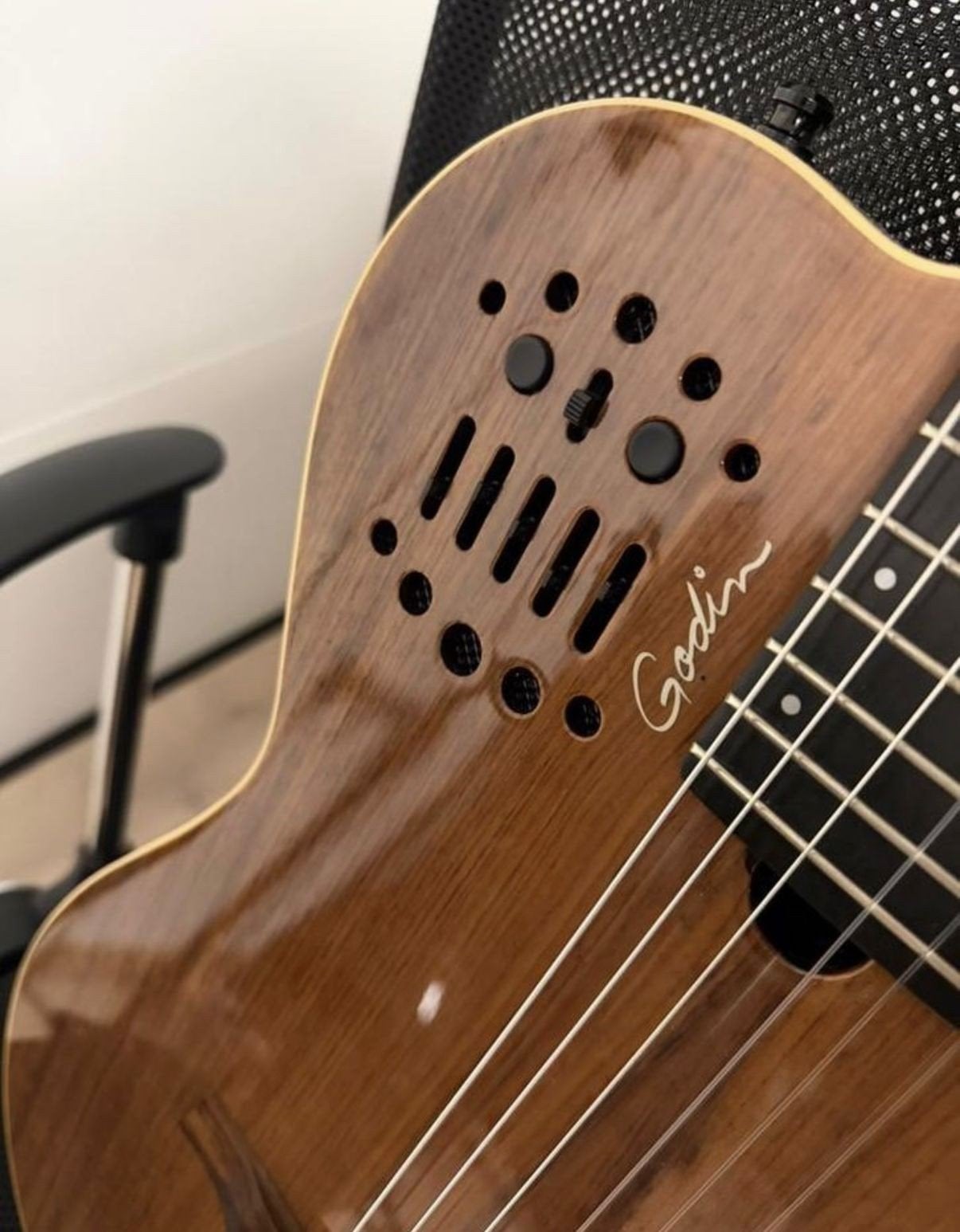 Godin multiac ACS SA Rosewood, Ophalen