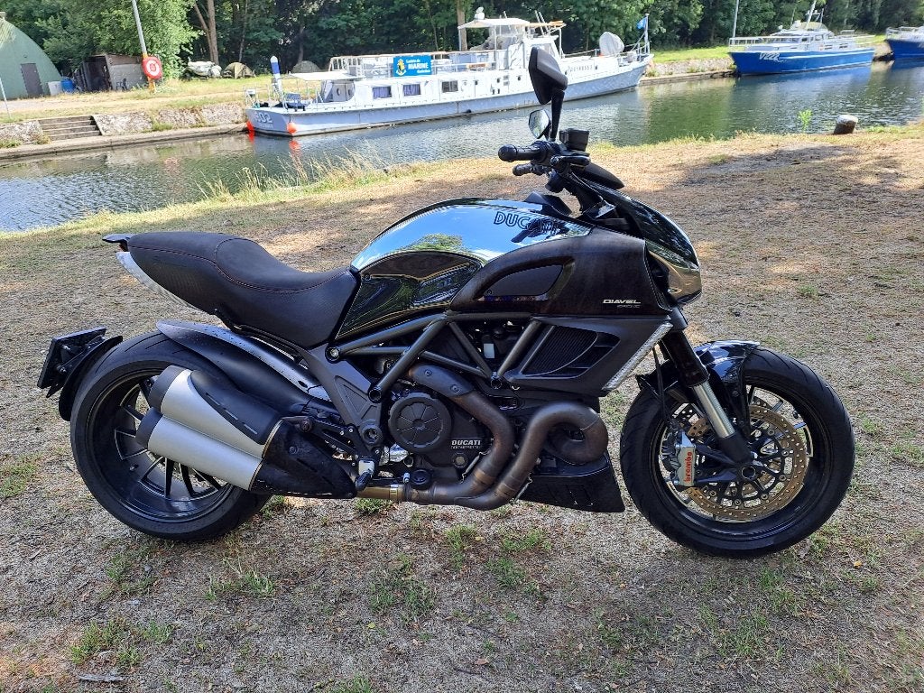 ducati diavel, Motoren, 2 cilinders, Particulier, Meer dan 35 kW, 1200 cc