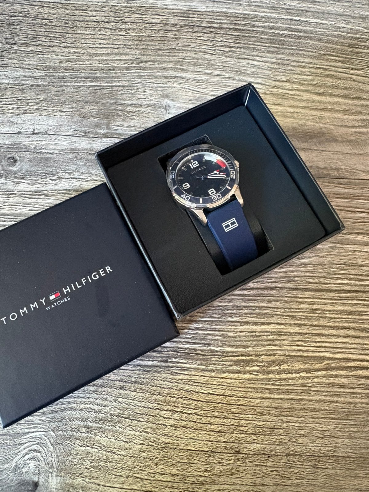 Tommy hilfiger horloge kinderen/j, Ophalen, Nieuw, Kunststof, Polshorloge