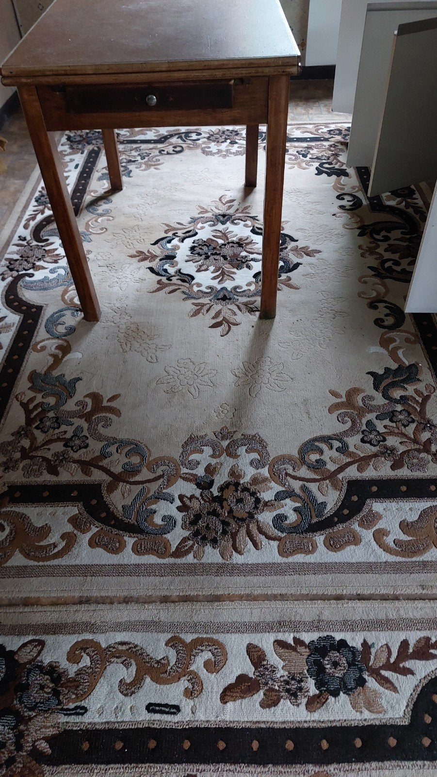 2 tapis, Enlèvement