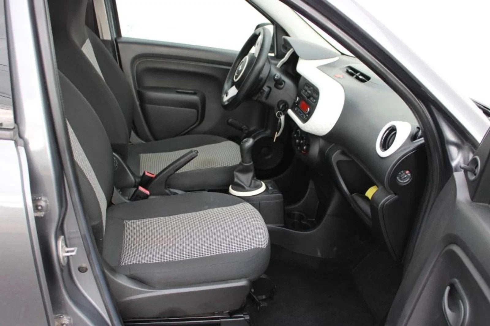 Renault Twingo Twingo 1.0i 5Deurs/Cruise inclusief 3 JAAR ga, Auto's, 4 zetels, Twingo, Gebruikt, Euro 6