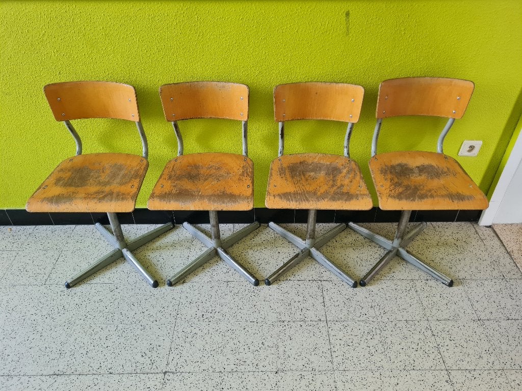 set van 4 vintage industriële schoolstoelen/ca'60-'80, Enlèvement