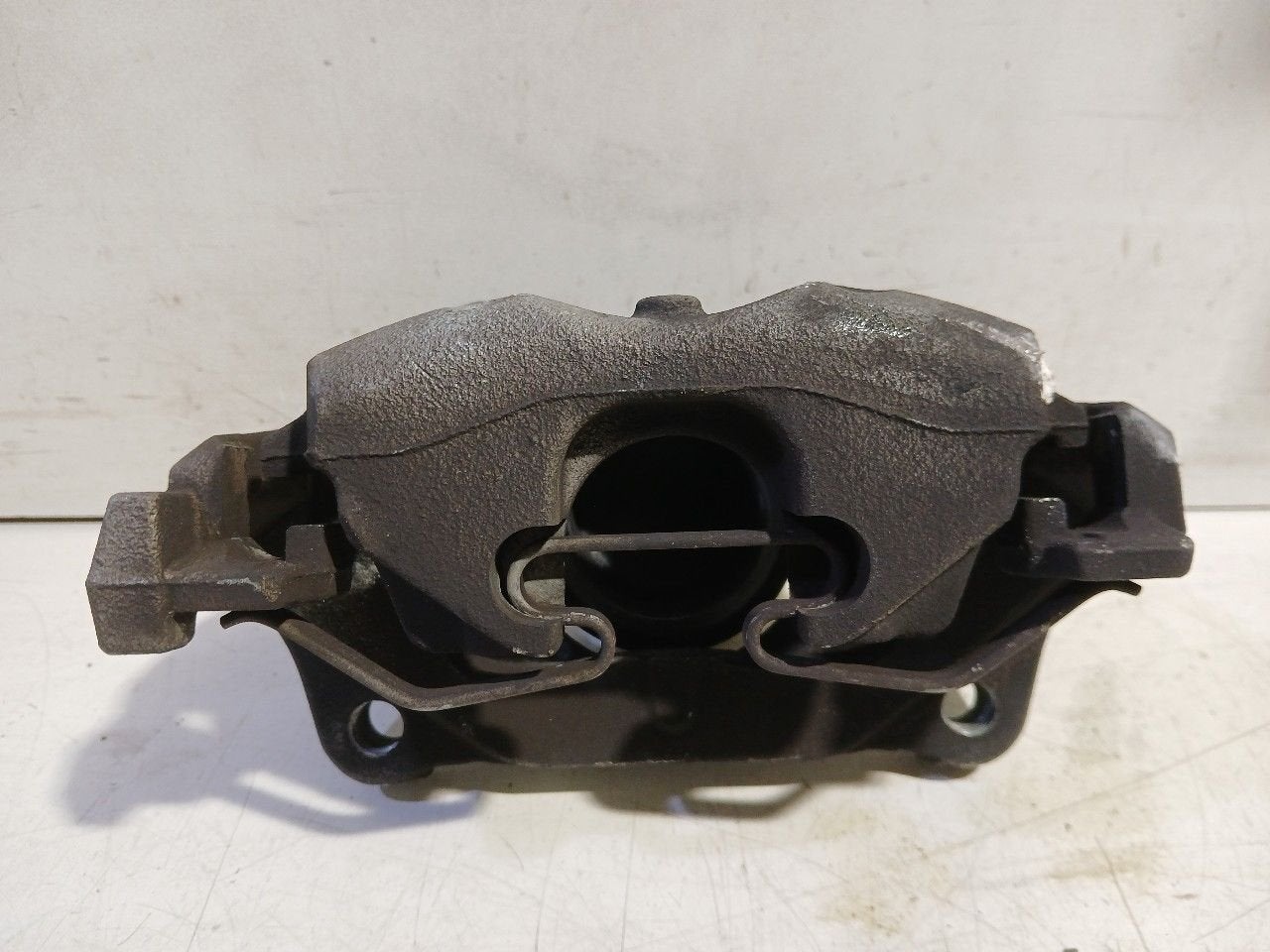 Remklauw rechts voor Nissan Qashqai, Onderdelen@venauto.nl, Van der Ven Autorecycling B.V., Gebruikt, Ettenseweg 76, 4706 PB Roosendaal, The Netherlands