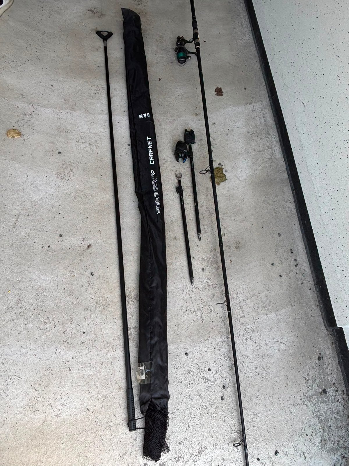 Karperset – Hengel + Landing Net + Steunen + Beetmelders, Ophalen, Zo goed als nieuw, Molen