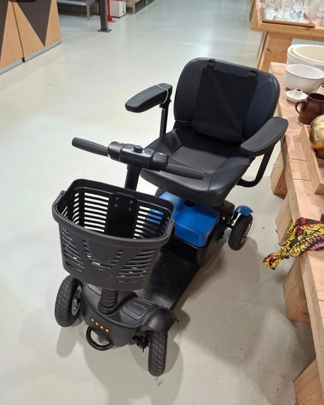 Trottinette à l'état neuf - À vendre pour cause de décès, Enlèvement ou Envoi