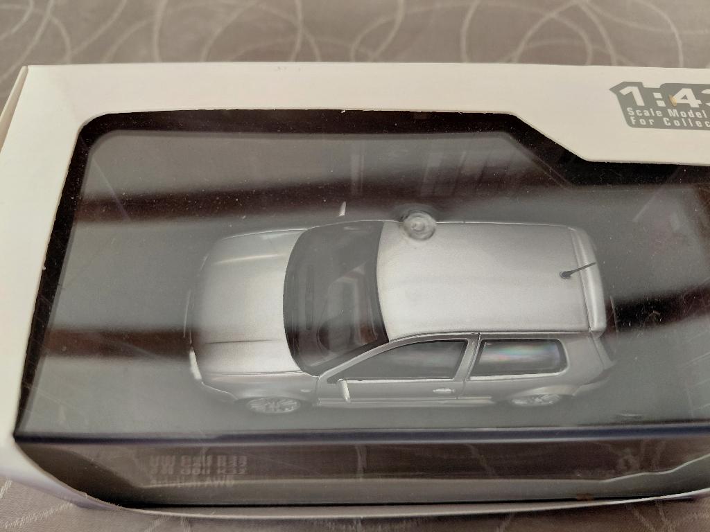Solido Volkswagen VW Golf IV R32 AWD argentée 1:43, Enlèvement ou Envoi, Comme neuf, Voiture, Solido