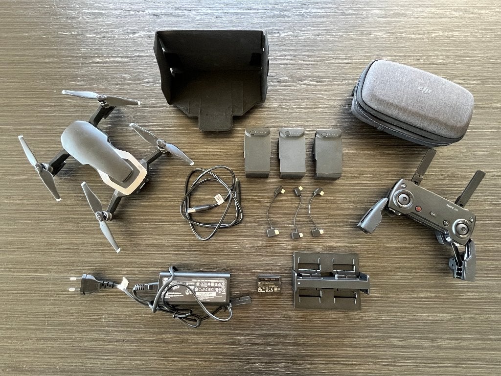 DJI Mavic Air Drone set (3 batterijen, draagtas, etc.), Drone avec caméra, 250 à 900 g, Qualité supérieure, 1 à 5 km