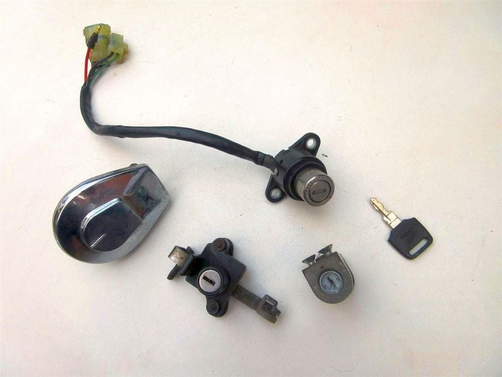 Honda CB250 slotenset contactslot tankdop slotset CB 250, Enlèvement ou Envoi, Utilisé