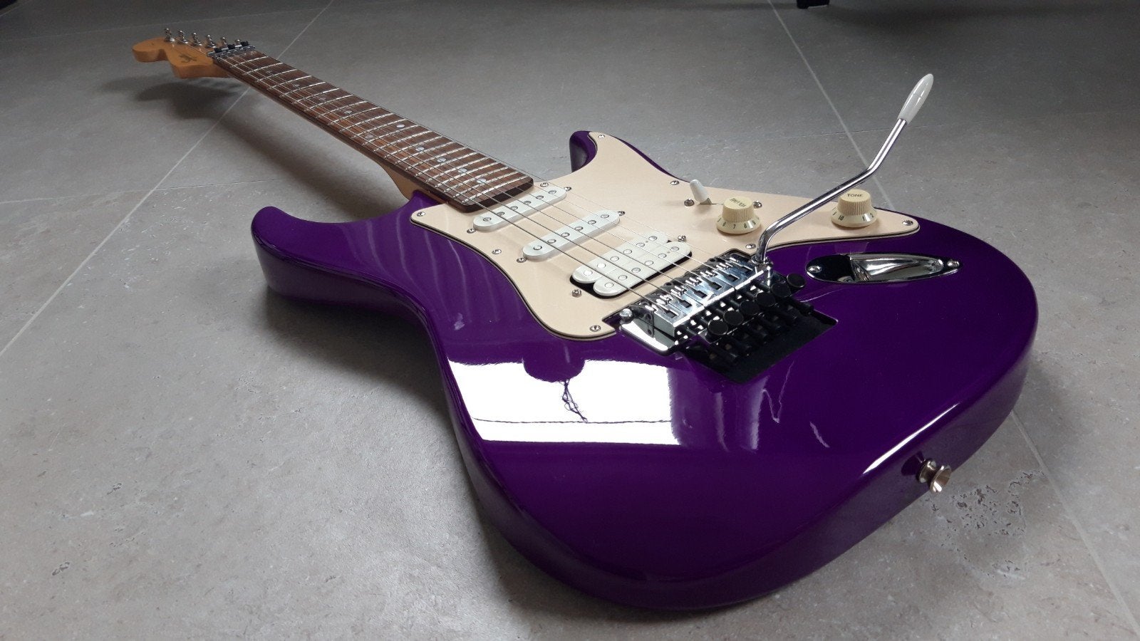 Squier Stagemaster 1999 (Stratocaster HSS) by Fender, Musique & Instruments, Enlèvement, Utilisé, Solid body, Fender