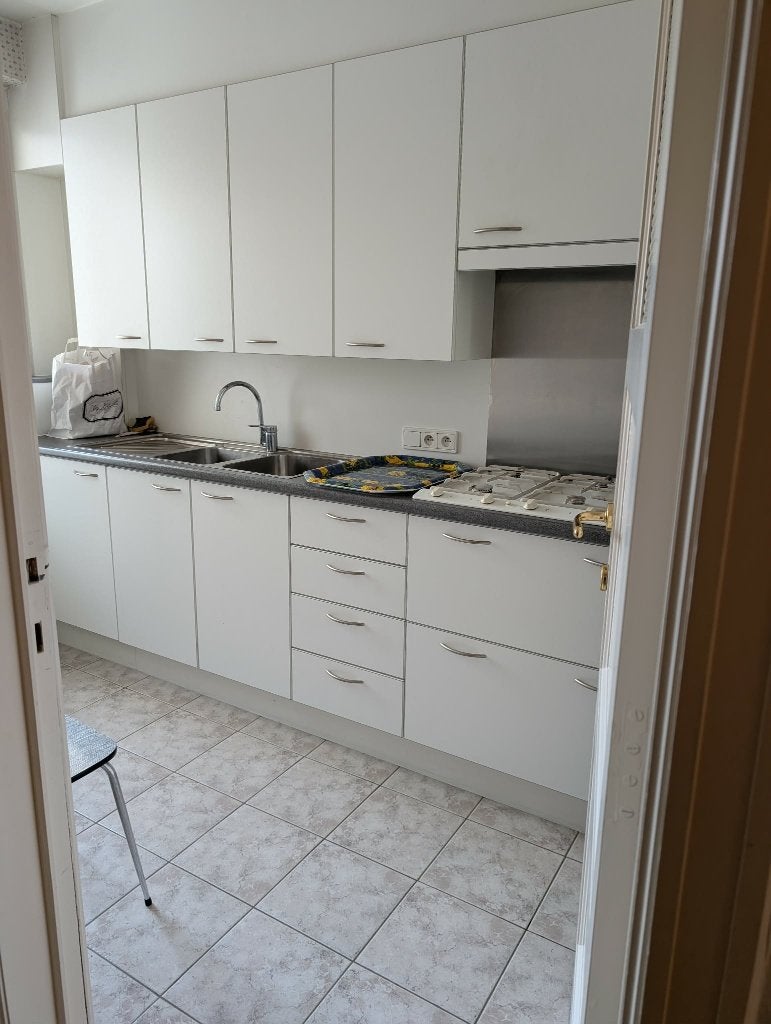 volledige keuken met toestellen in zeer goede kwaliteit, Ophalen, Gebruikt, Wit, Hoekkeuken
