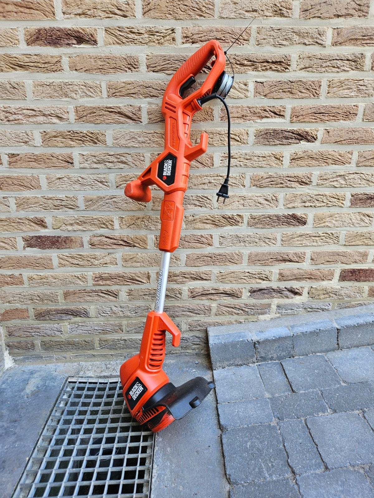 Grastrimmer Black & Decker, Ophalen