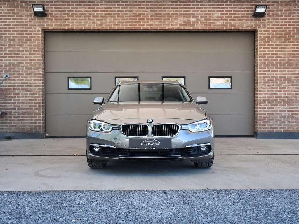 BMW 318 iA TOURING LUXURY LINE / GPS / LED / LEDER / VERWAR, Bedrijf, 5 deurs, 3 cilinders, 3 Reeks