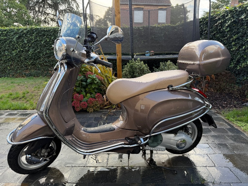 Prachtige Vespa primavera 125cc 3V i.e. met toebehoren, Motoren, Scooter, Occasion, Particulier, 125 cc