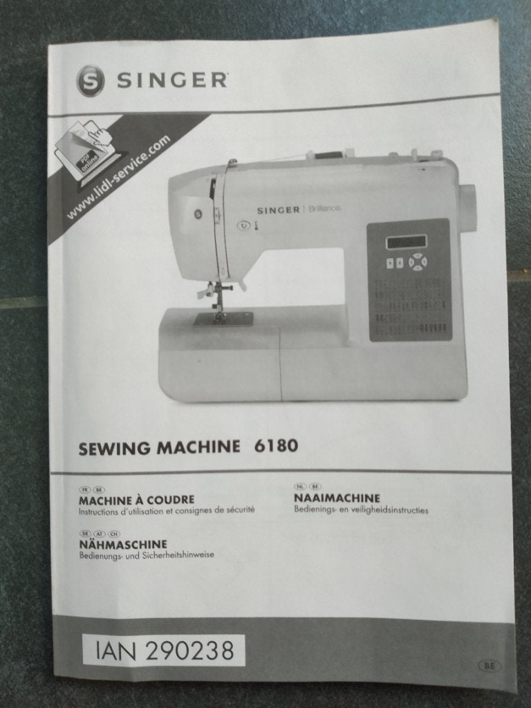 Naaimachine singer met toebehoren, Hobby en Vrije tijd, Naaimachines en Toebehoren, Ophalen, Zo goed als nieuw, Naaimachine, Singer