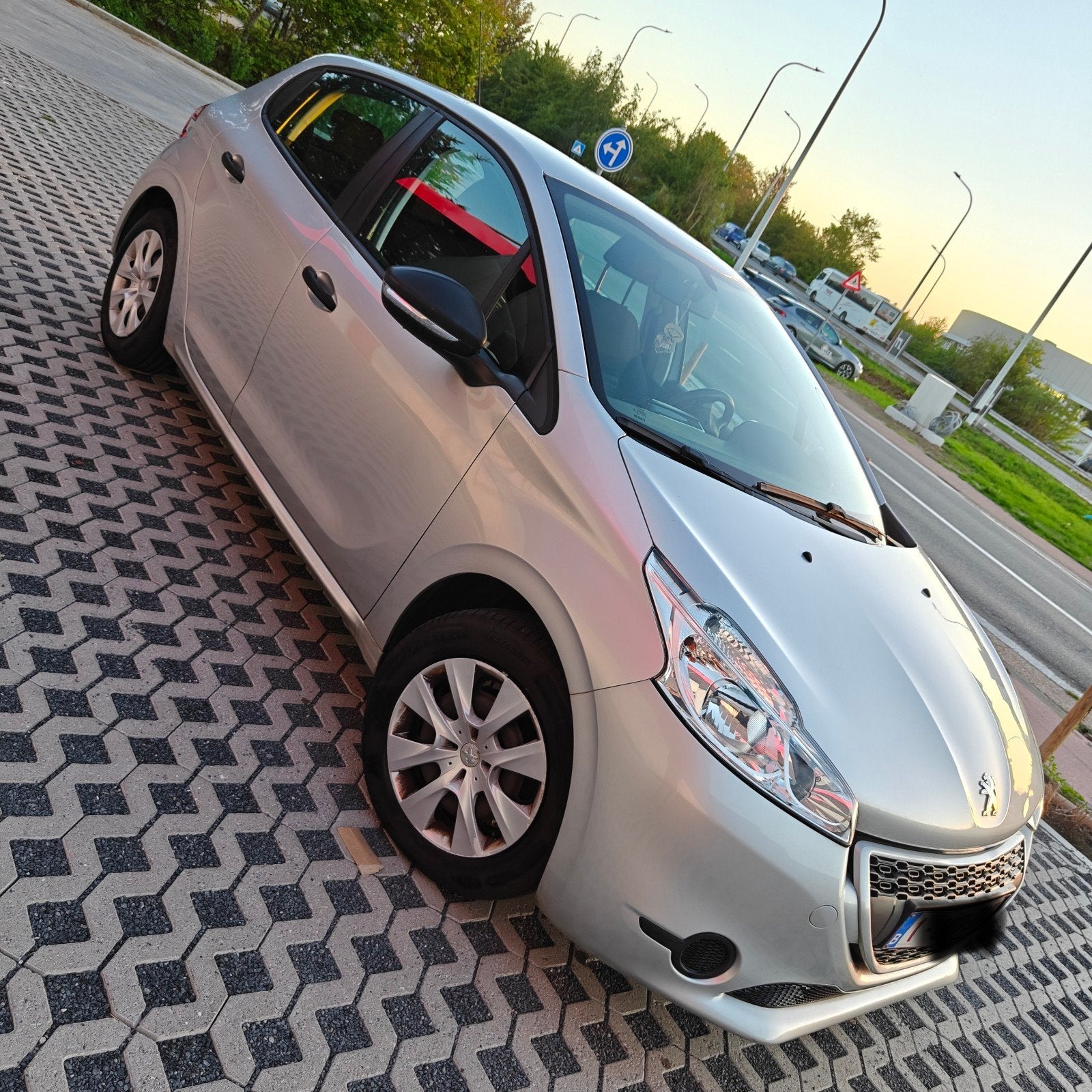 magnifique Peugeot 208, Autos, Achat, Boîte manuelle, Noir, 5 portes