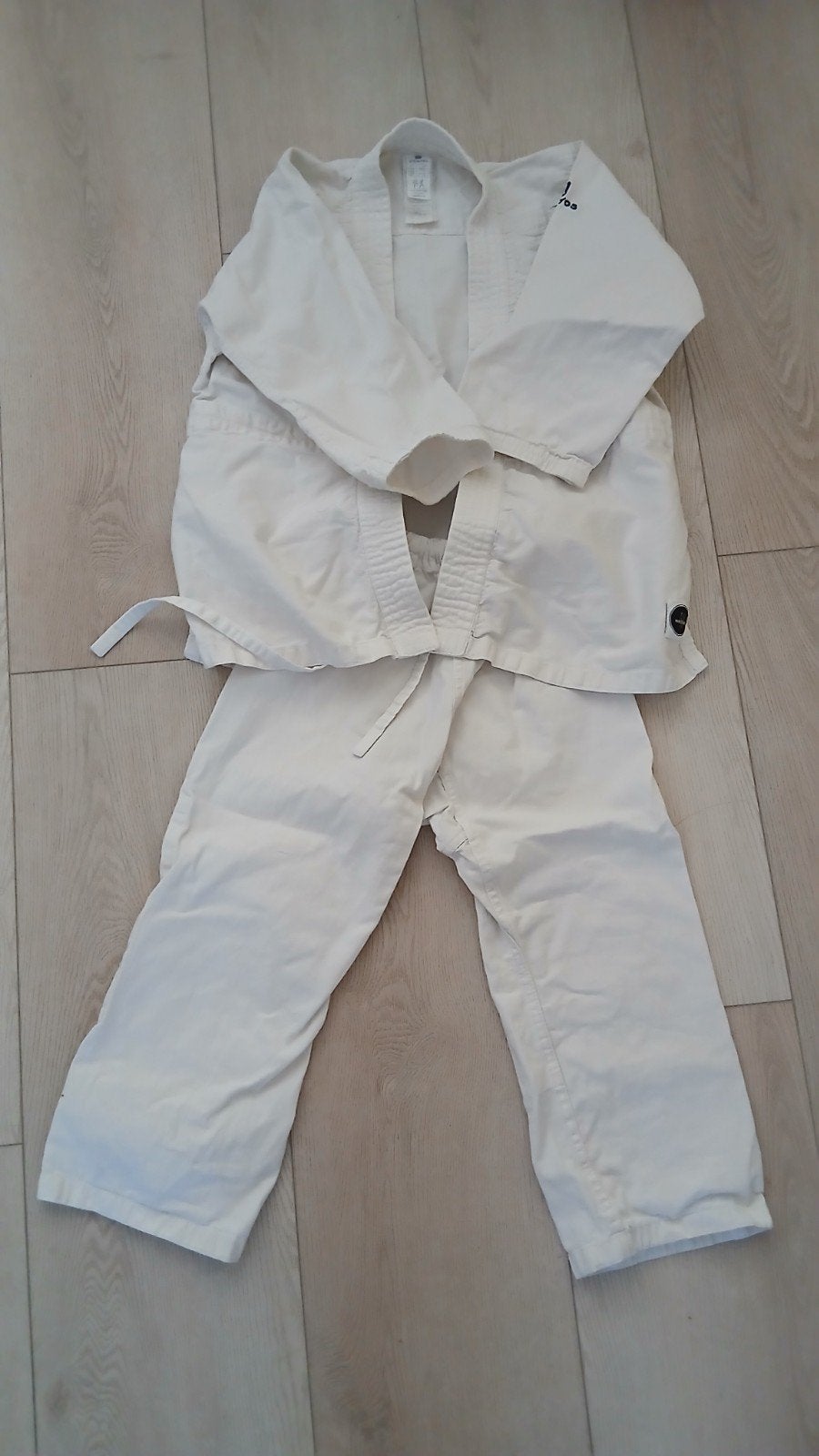 kimono pour enfants, Sports & Fitness, Sports de combat & Self-défense, Enlèvement