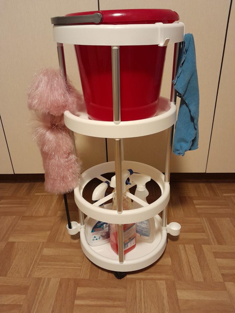 Poetskar met zwenkwielen in kunsstof. H80xD35cm. Zga.nieuw., Huis en Inrichting, Schoonmaakartikelen, Ophalen, Overige typen