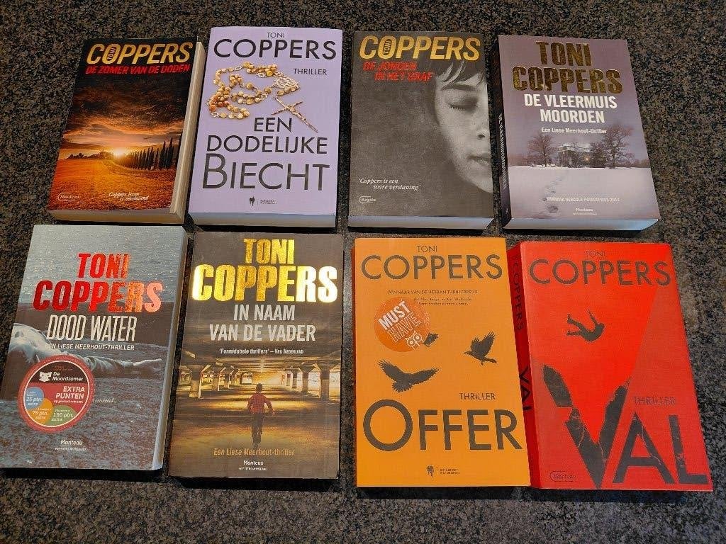 8 boeken Toni Coppers, Boeken, Ophalen, Zo goed als nieuw, Toni Coppers