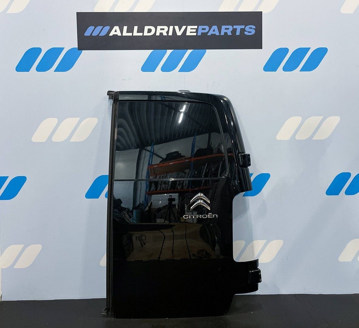 Porte arrière arrière droite Citroen Jumpy Noir 9811894980, Autos : Pièces & Accessoires, -, Utilisé, Porte, -