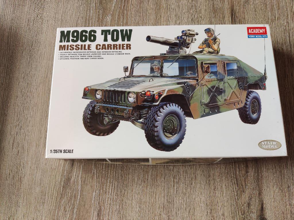 Academy — M966 TOW-raketdrager — 1/35 — ref. 13404, Overige merken, 1:32 tot 1:50, Overige typen, Nieuw