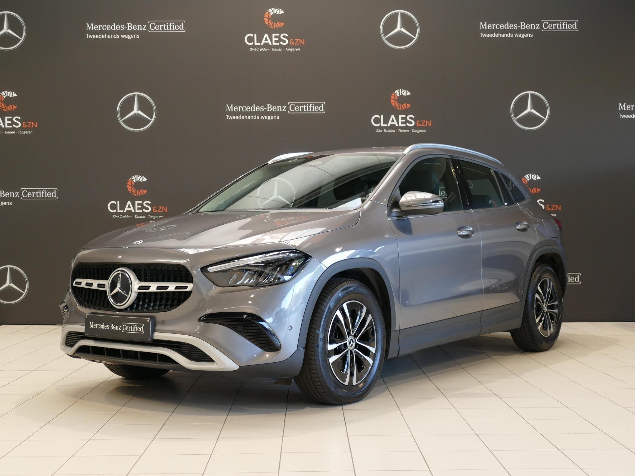 Mercedes-Benz GLA-klasse 180d Business Line DOS 8411, Stof, Gebruikt, 4 cilinders, Bedrijf