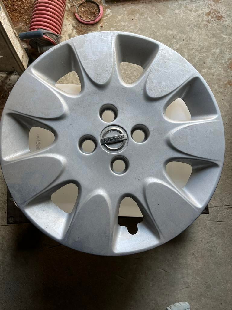 4 nieuwe Nissan wieldoppen, Ophalen, Nieuw