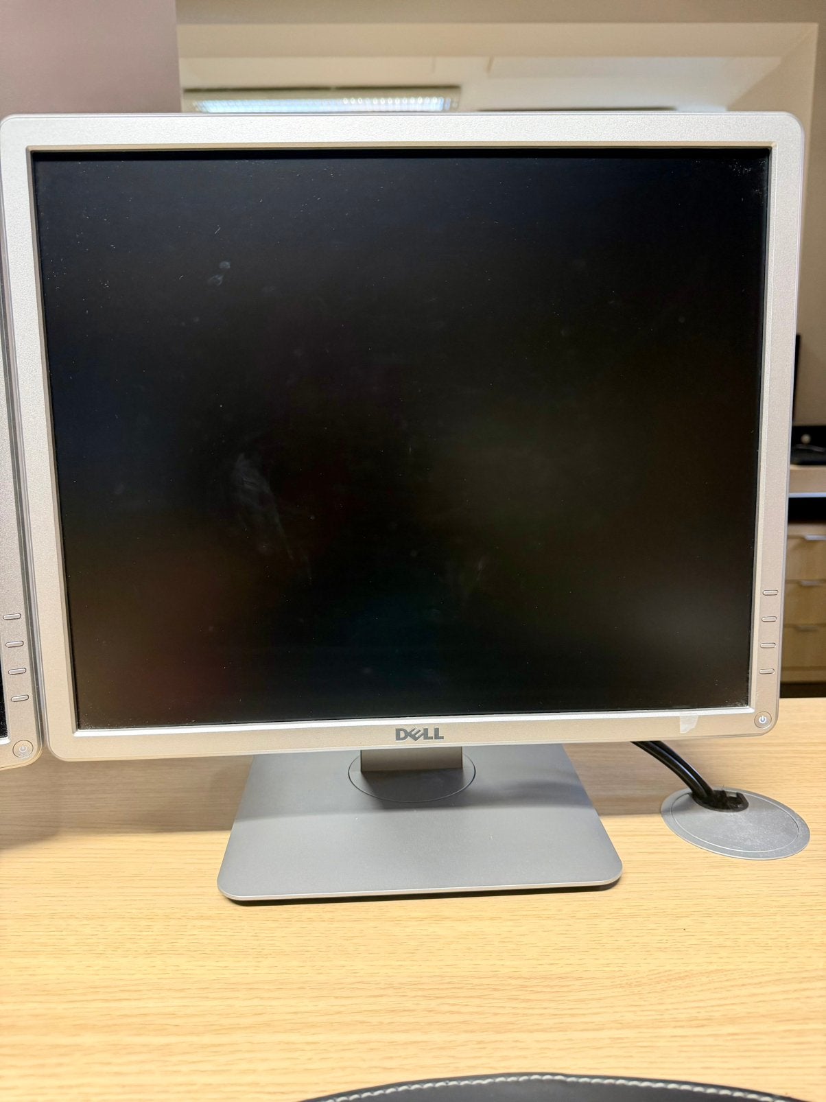 Dell UltraSharp 1905FP 19” computerscherm – VGA/DVI/USB, Computers en Software, Ophalen, Gebruikt, In hoogte verstelbaar, Overige typen