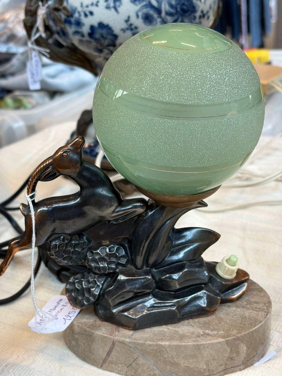 Art nouveau. Lumière d'ambiance, Enlèvement