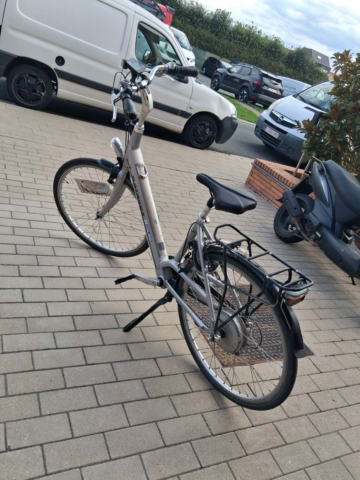 Te koop electrische fiets batavus, Fietsen en Brommers, Elektrische fietsen, Ophalen, Gebruikt, 50 km per accu of meer, Batavus